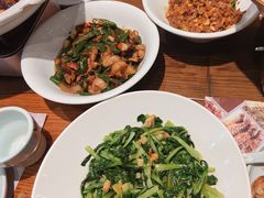 -黄泥岗·地道湖北菜(奥特莱斯店)