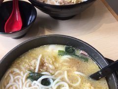 -灵芝妹子海鲜米线(劳动公园店)