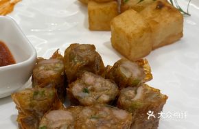 Five-Spice Rolls with Assorted Vegetables and Fruits