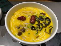 云南过桥米线-云海肴·汽锅鸡·云南菜(高德置地店)