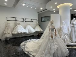 -禕·愫白婚纱商店