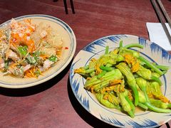 -Cuc Gach Quan Restaurant