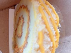 咸蛋黄肉松瑞士卷-星巴克臻选(南京艾尚天地店)