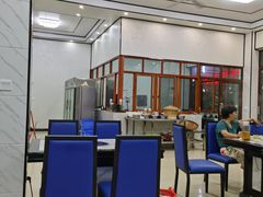 -黄利砖万峰林布依特色酸笋牛肉馆