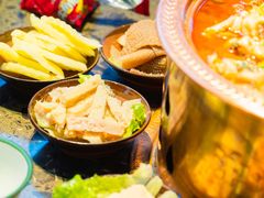 -沪小二炭火蛙锅(淮海中路美食不夜城店)