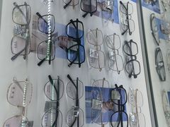 -翰佐蔡司小乐圆·依视路星趣控·暴龙眼镜折扣店
