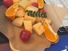 -何师烧烤·小龙虾·江湖川菜·精酿啤酒(中铁西城店)