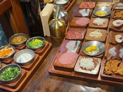 -银米·云南传统过桥米线(双廊黑金冠店)