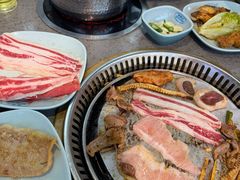 -金滏山·烤肉海鲜火锅自助(襄阳万达店)
