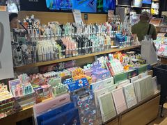 -九木杂物社(新奥购物中心店)