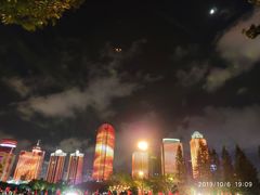 -万绿园