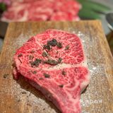 和牛烤肉天花板！肉质鲜嫩多汁，口感极佳。在这里