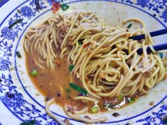 -渝之汇牛肉豌杂面