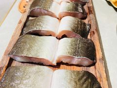 -围炉肉舍•炭烤活鳗•丹东海鲜烤肉(步行街店)