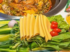 -咱屯子铁锅炖直营店(保利店)