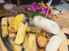 -一朵菌·野生菌探索家火锅(南亚店)
