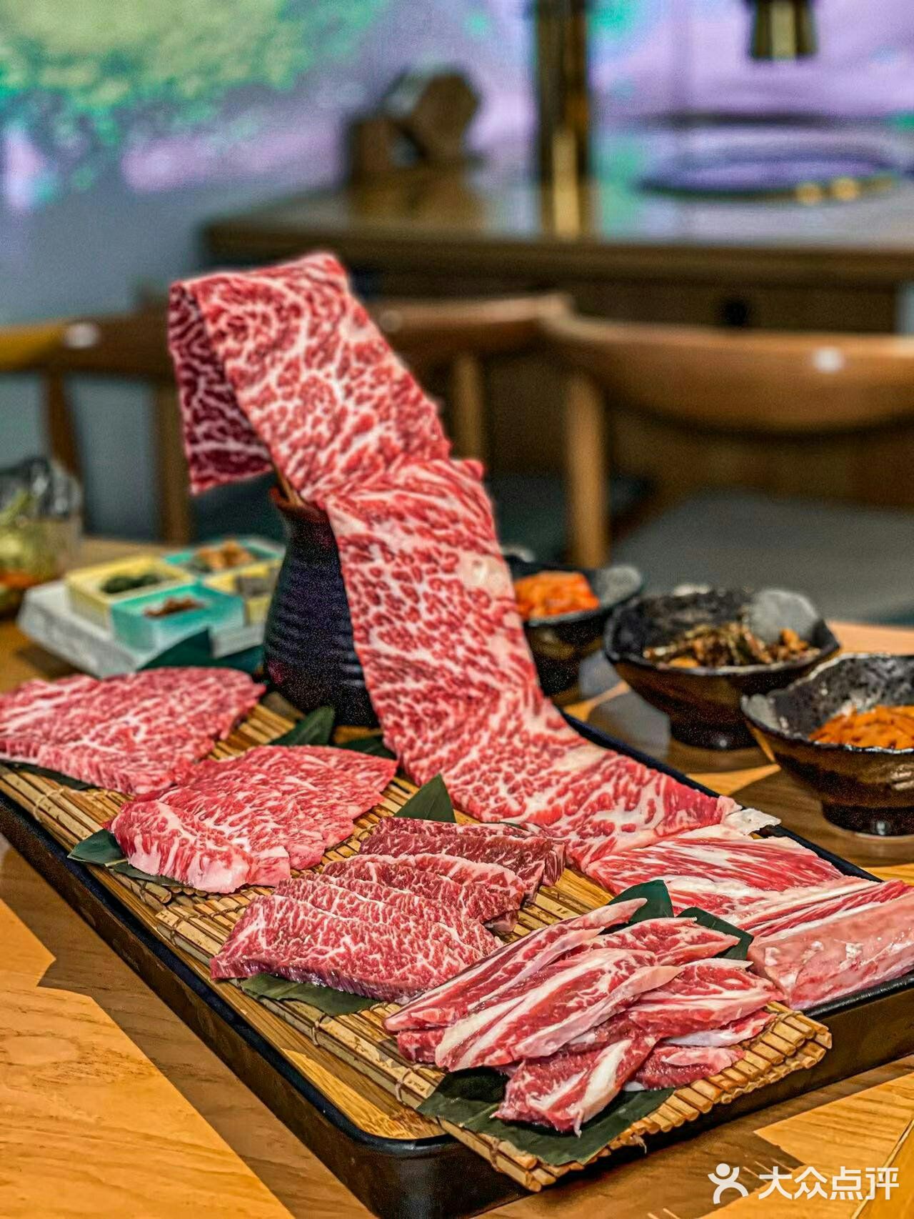 有投影的和牛烧肉餐厅，聚餐约会好去处！😄