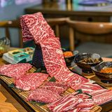 有投影的和牛烧肉餐厅，聚餐约会好去处！😄