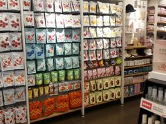-名创优品(江南新地店)