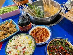 -马路边边串串香形象店(磐石路店)