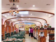 大堂-清真·玛丽亚新疆菜主题餐厅(浙江中路店)