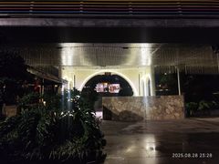 -茅草房·河畔园林火锅