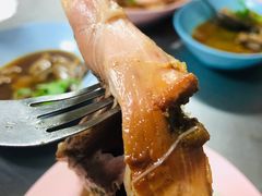 -Kha Mu Charoensang(Silom)