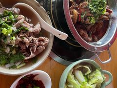 -大众跷脚牛肉馆·非遗传承单位(峨眉山店)