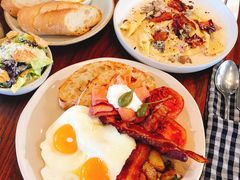 -ROAST coffee & eatery