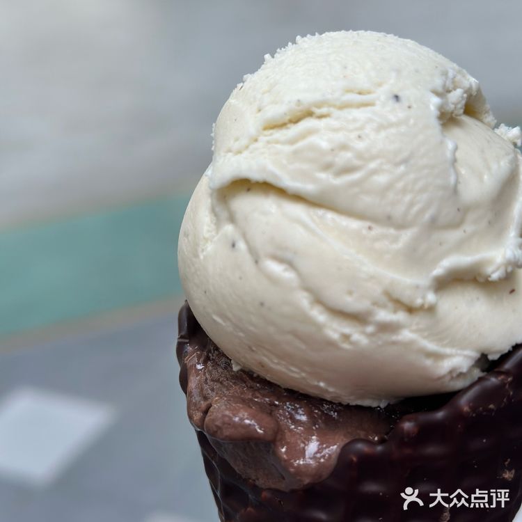 就算是个阴天，来码头还是想吃冰淇凌