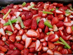 西芹炒草莓-中南民族大学学生一食堂