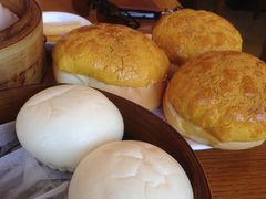 蛋黄流沙包和菠萝油-香江小厨 The Kitchen(香江俱乐部店)