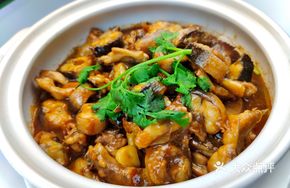 Braised Classic Chicken with Crispy Eel