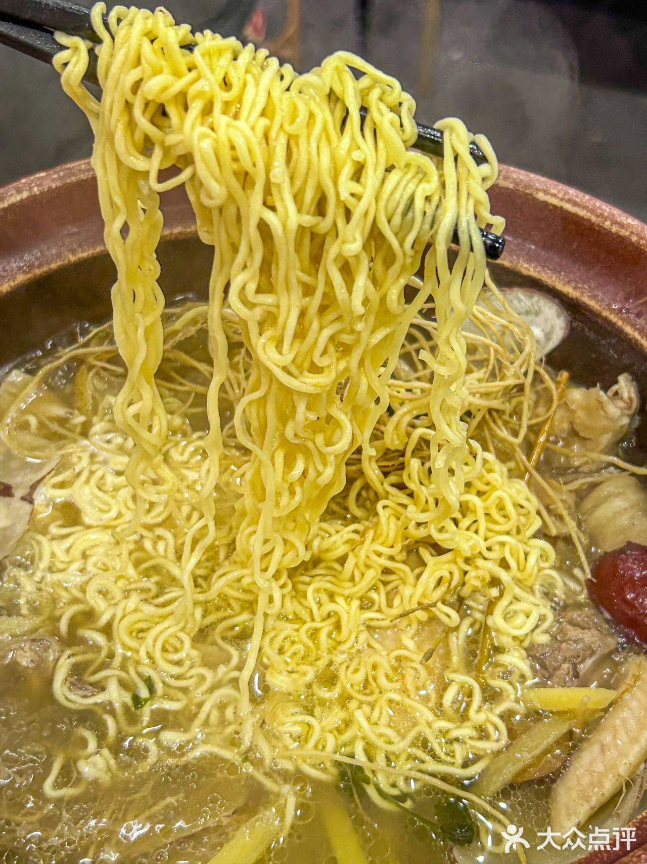 天呐‼️人均40➕就能吃到正宗鸡煲啦