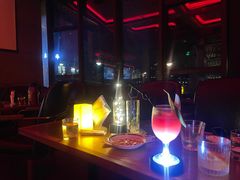 -饮湖威士忌鸡尾酒吧