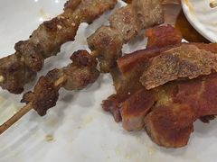 -哈尔滨小酒馆·鲜肉现穿自助烧烤(康新花园店)