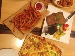 -必胜客(WOW中心城店)