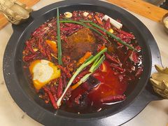 -黄潇洒老火锅(九眼桥宏济巷店)