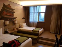 -西安大雁塔科技大学地铁站亚朵酒店