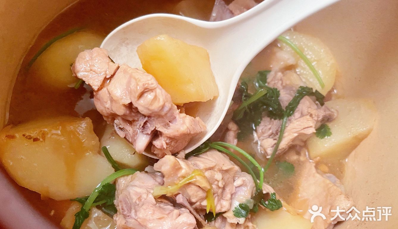 土豆的粉糯甜，龙骨的肉鲜香