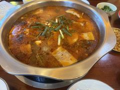 酸萝卜鱼火锅-大理.老字号渝记酸萝卜乌鱼(古城总店)