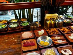 -银米·云南传统过桥米线(双廊黑金冠店)