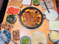 -三个四川人火锅(华联商厦店)