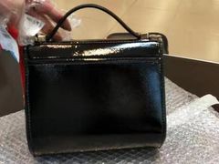 -爱革·洗衣改衣·洗鞋修鞋·洗包修包·奢侈品护理(宝地广场店)