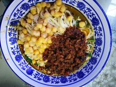 -渝之汇牛肉豌杂面