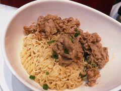肥牛捞出前一丁套餐-香港新发烧腊茶餐厅(水围店)