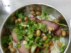 叉烧粉-红鼻子桂林米粉(金唐新光界店)