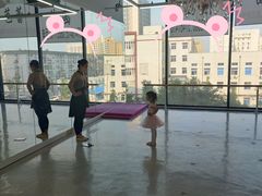 -Isee灰姑娘国际儿童艺术中心(BHGMall店)