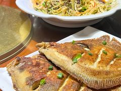 -老码头黑皮肘子锅包肉(赣水路店)