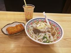 -鑫花溪牛肉米粉(人民广场店)